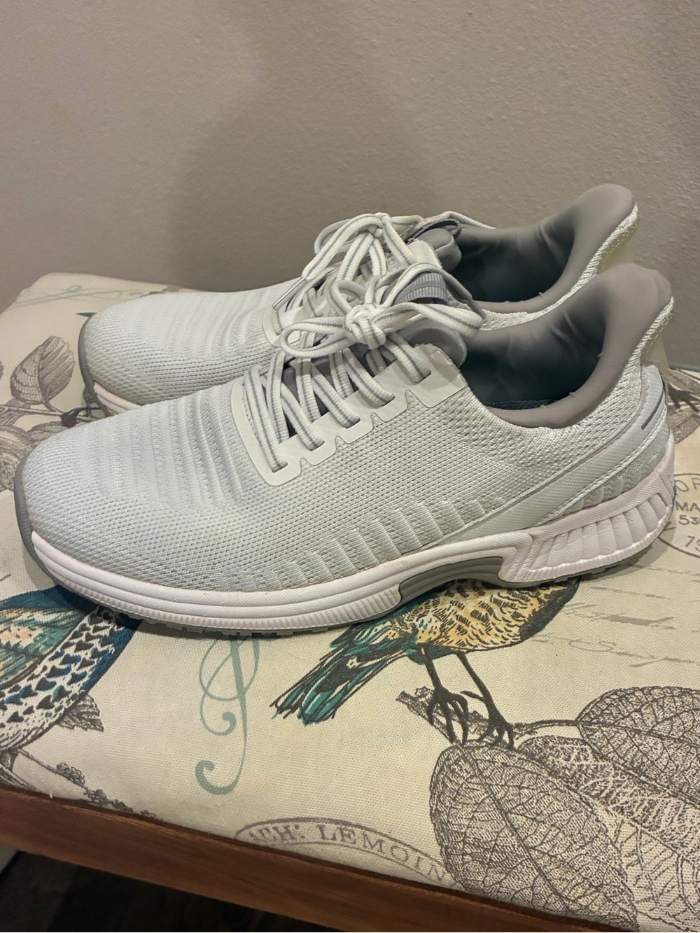 Orthofeet Kita hands free sneakers white 8.5